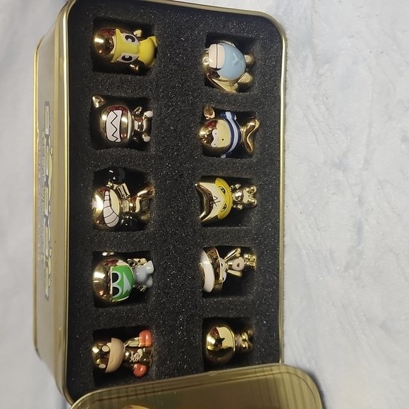 Gogo Crazy Bones - Gold Tin Limitrd Edition  Collectors Set - Picture 2 of 5